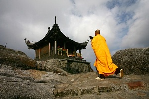 du lịch chùa đồng yên tử 1 ngày khởi hành hàng ngày