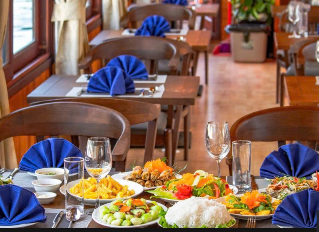 du thuyền sông hồng